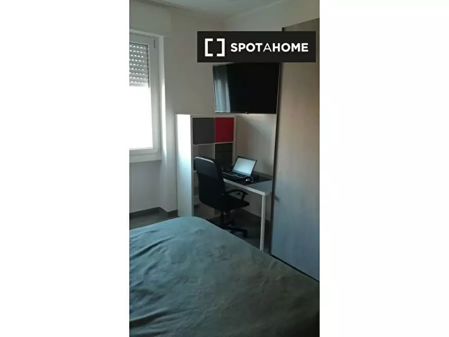 Immagine 2 di Camera condivisa in affitto  in Via Demonte a Milano