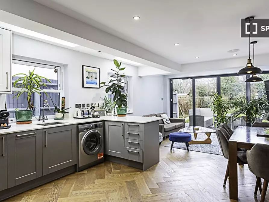 Immagine 14 di Appartamento in affitto  in Robinson Road a Wandsworth