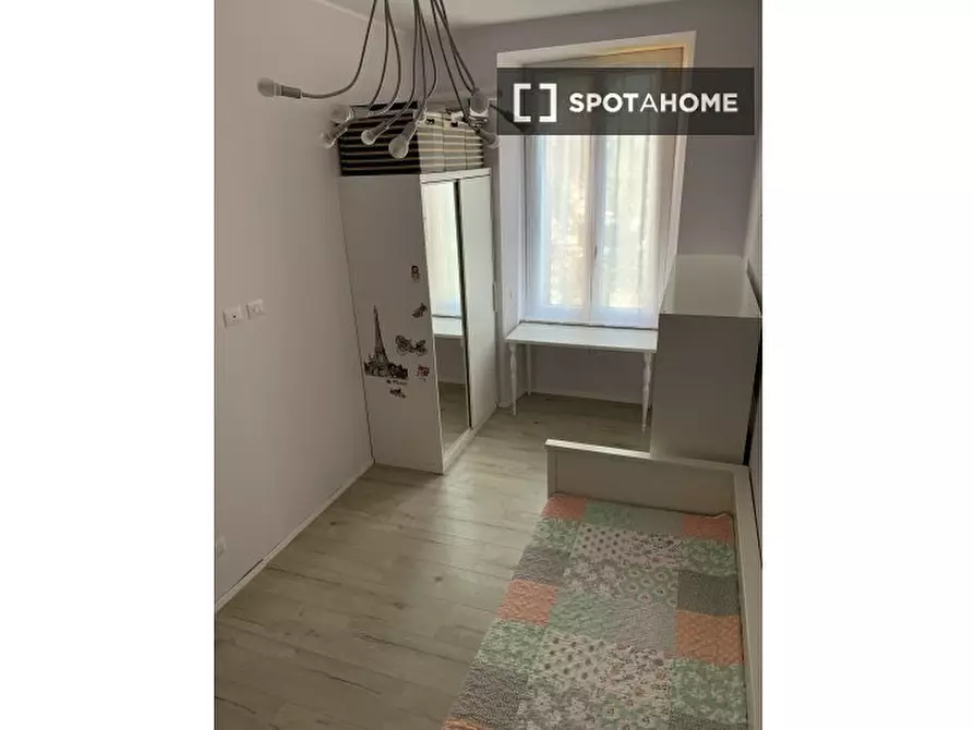 Immagine 2 di Camera condivisa in affitto  in Via Pavese a Rozzano