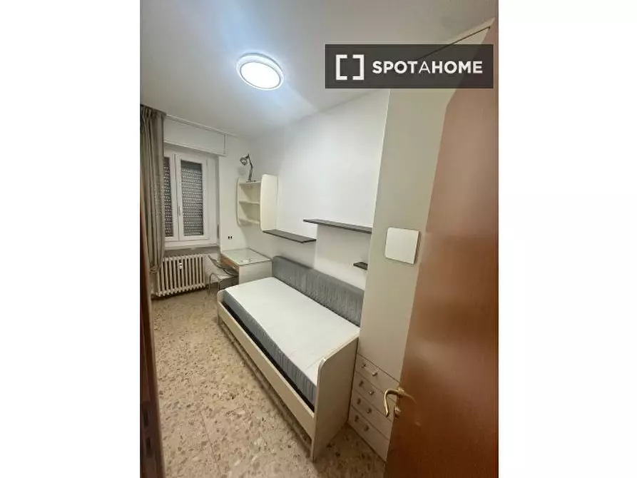 Immagine 1 di Camera condivisa in affitto  in Via Guglielmo Rontgen a Milano