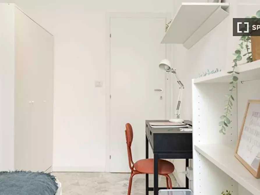 Immagine 4 di Camera condivisa in affitto  in Via Lorenteggio a Milano