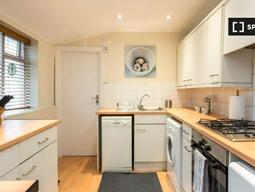 Immagine 13 di Appartamento in affitto  in (first floor flat) Westville Road a Hammersmith