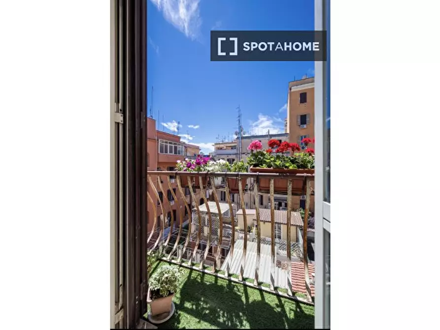 Immagine 4 di Camera condivisa in affitto  in Via Filippo Scolari a Roma