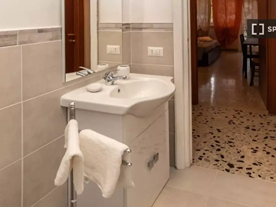 Immagine 2 di Appartamento in affitto  in Via Oderisi da Gubbio a Roma