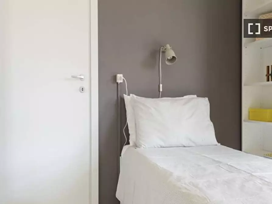 Immagine 1 di Camera condivisa in affitto  in Via Delle Ande a Milano