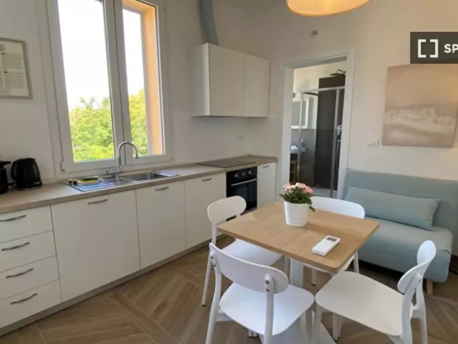 Immagine 9 di Appartamento in affitto  in Via Giuseppe Massarenti a Bologna