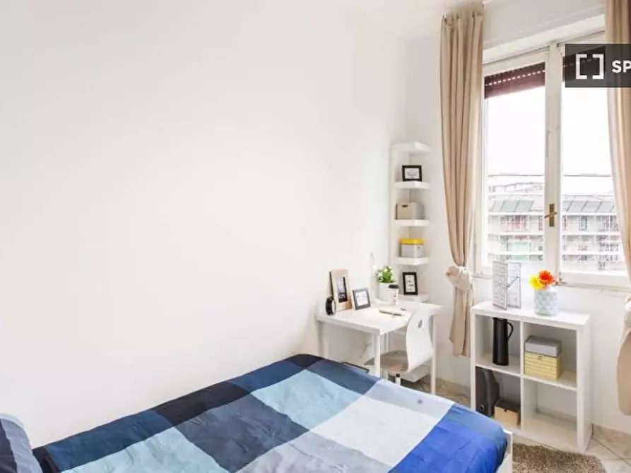 Immagine 2 di Camera condivisa in affitto  in Via Salvatore Barzilai a Milano