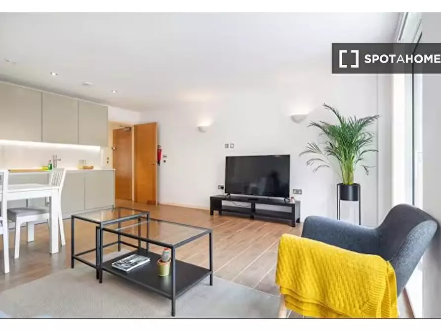 Immagine 3 di Appartamento in affitto  in -274 W Green Rd a Tottenham