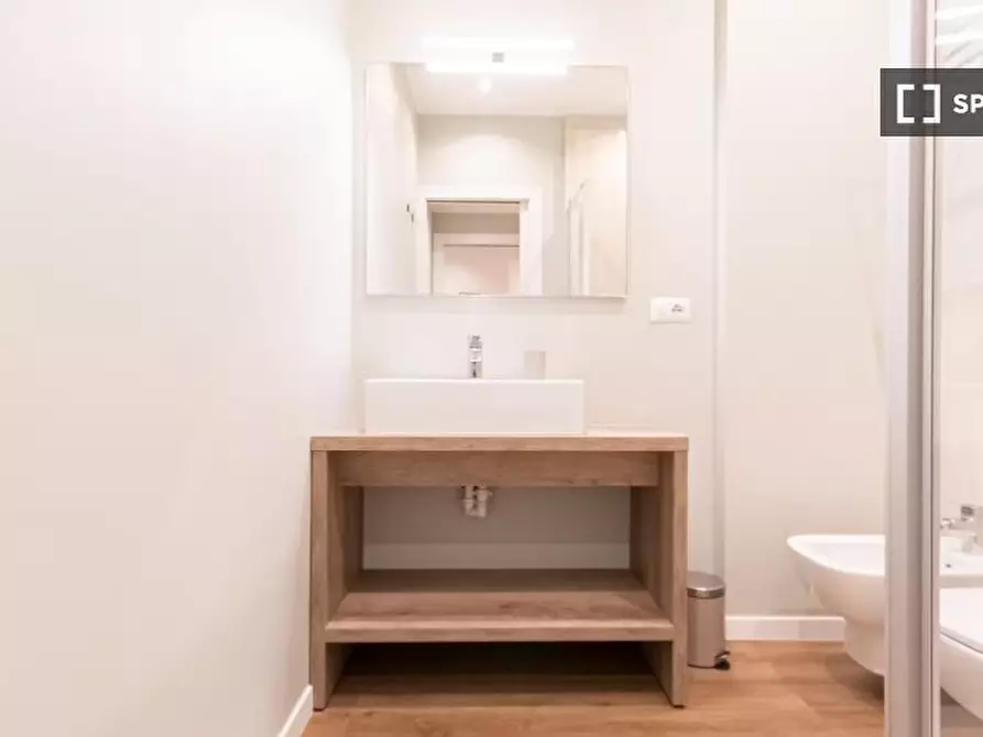 Immagine 12 di Appartamento in affitto  in Via Santa Maria Valle a Milano