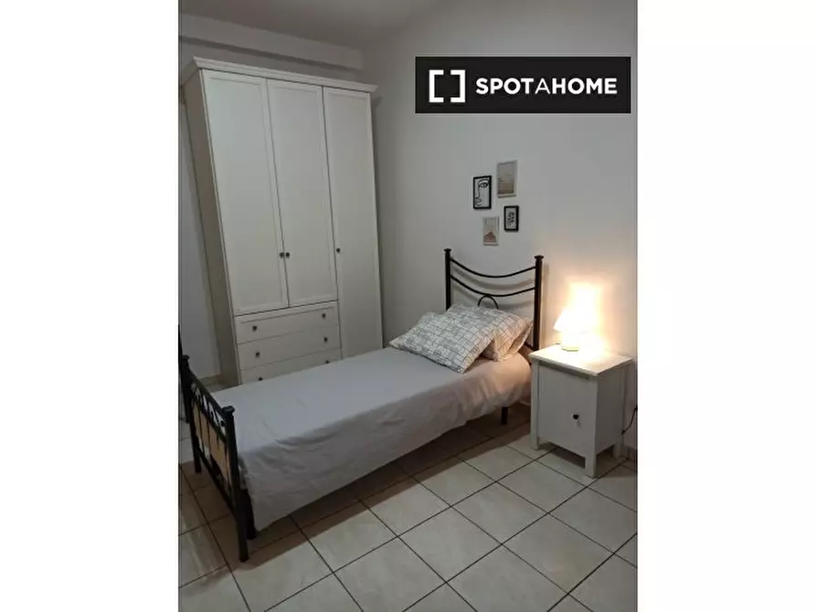 Immagine 2 di Camera condivisa in affitto  in Via Fraconalto a Roma