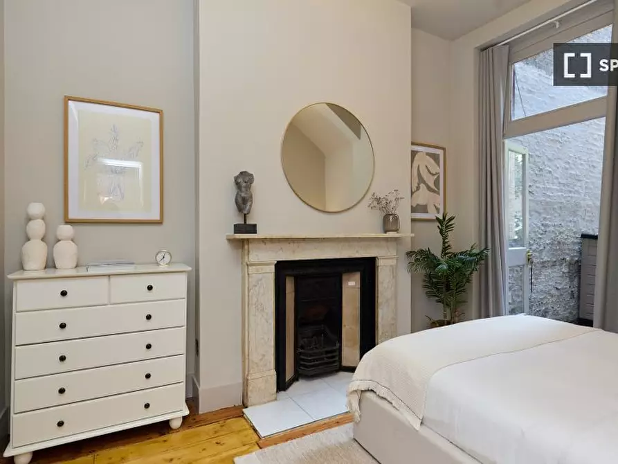 Immagine 18 di Appartamento in affitto  in Blythe Road a Hammersmith