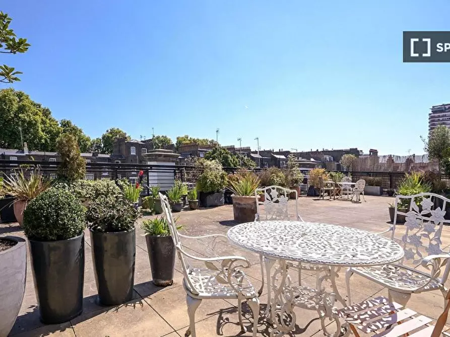 Immagine 17 di Appartamento in affitto  in Hugh St a 