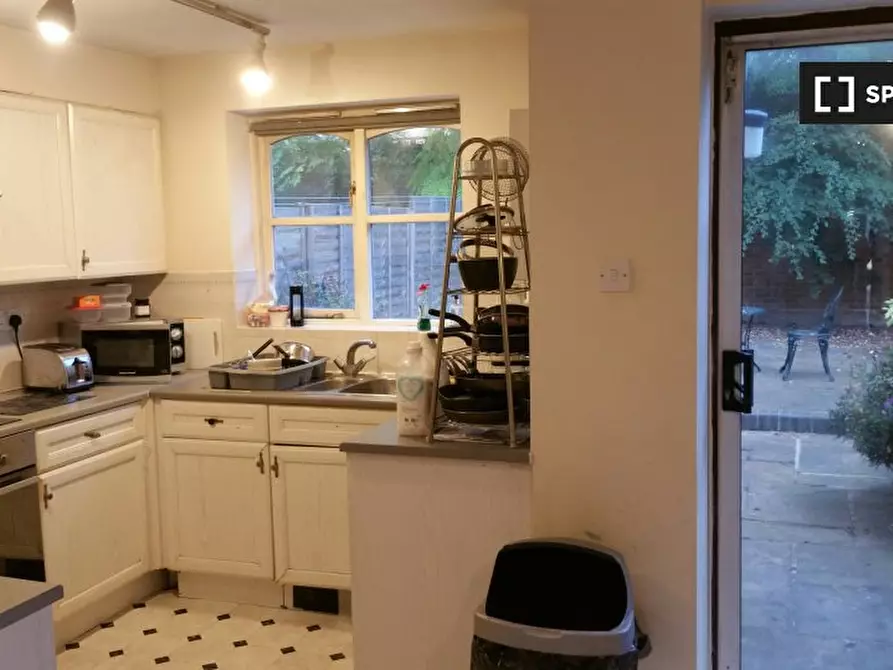 Immagine 4 di Camera condivisa in affitto  in Barnsdale Ave a Poplar