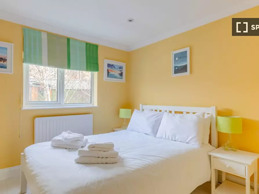 Immagine 1 di Appartamento in affitto  in Hannell Rd a Hammersmith
