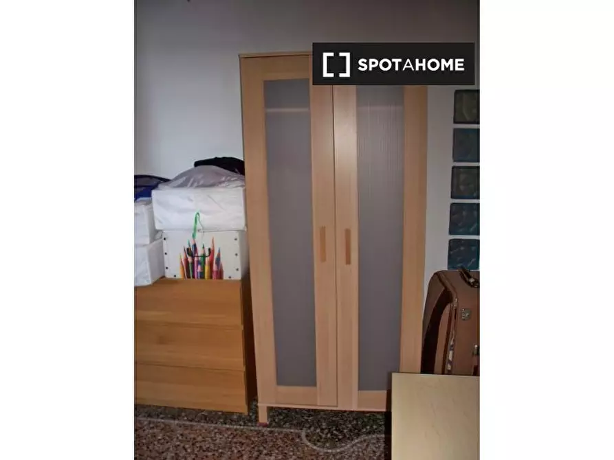 Immagine 3 di Camera condivisa in affitto  in Via di Santa Croce a Genova