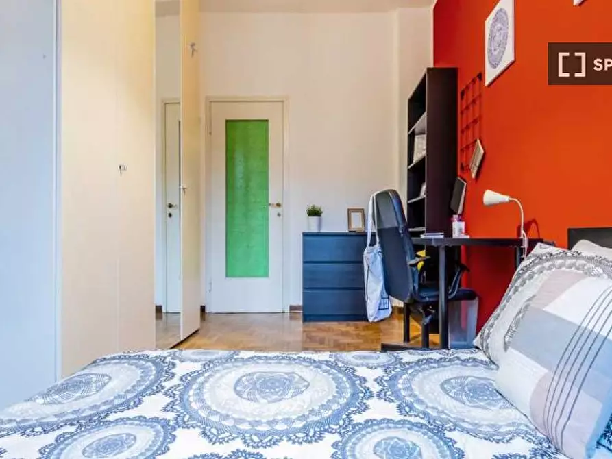 Immagine 3 di Camera condivisa in affitto  in Via Andrea Solari a Milano