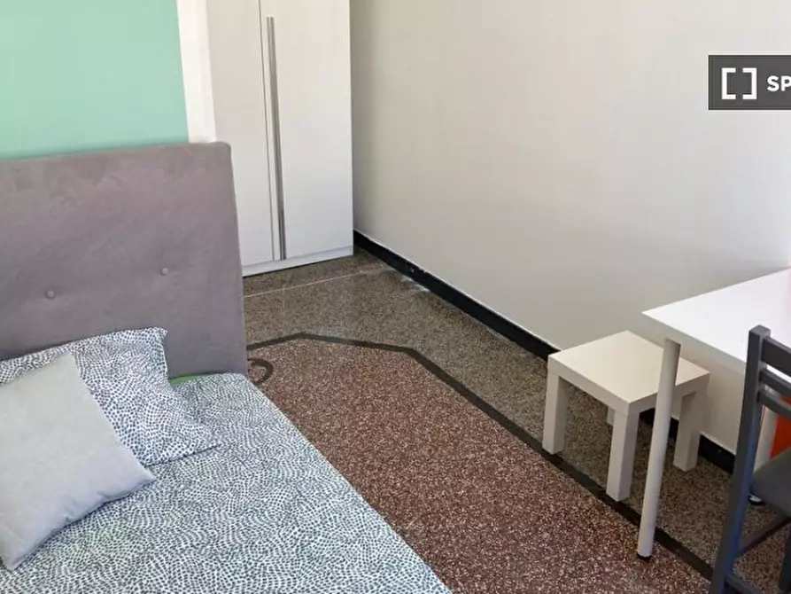 Immagine 3 di Camera condivisa in affitto  in VIA BARRILI a Genova