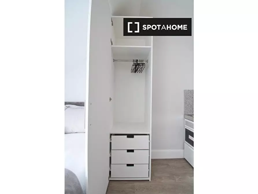 Immagine 4 di Ufficio in affitto  in A Old Brompton Rd a Kensington