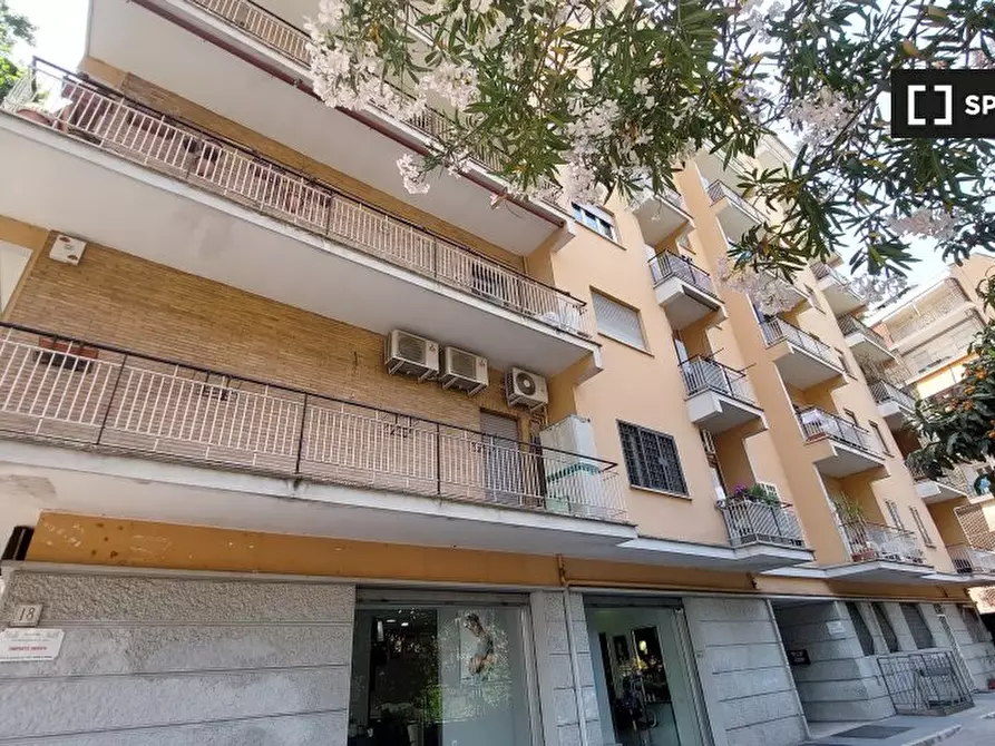Immagine 14 di Appartamento in affitto  in Via Oderisi da Gubbio a Roma