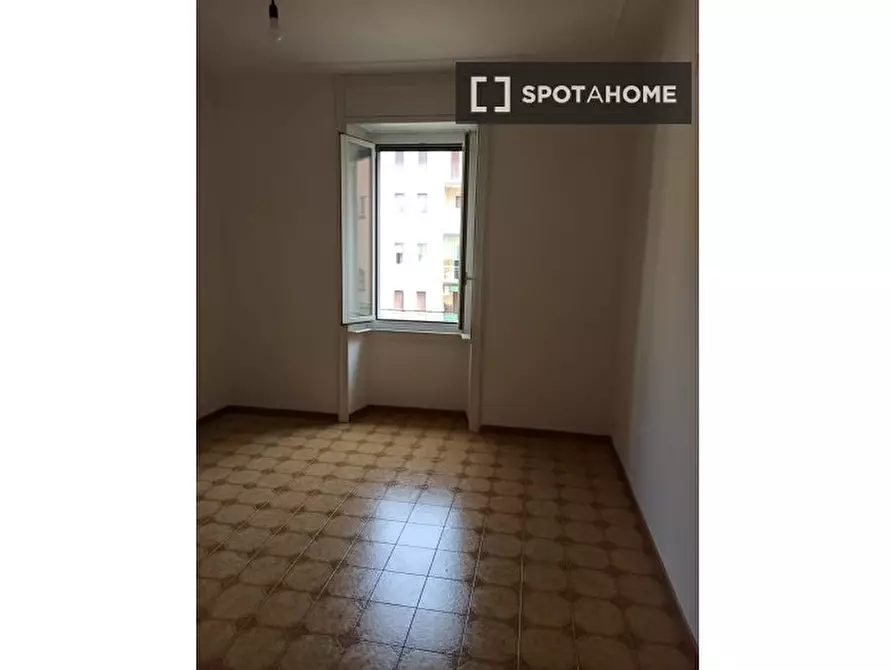 Immagine 1 di Camera condivisa in affitto  in Viale Cirene a Milano