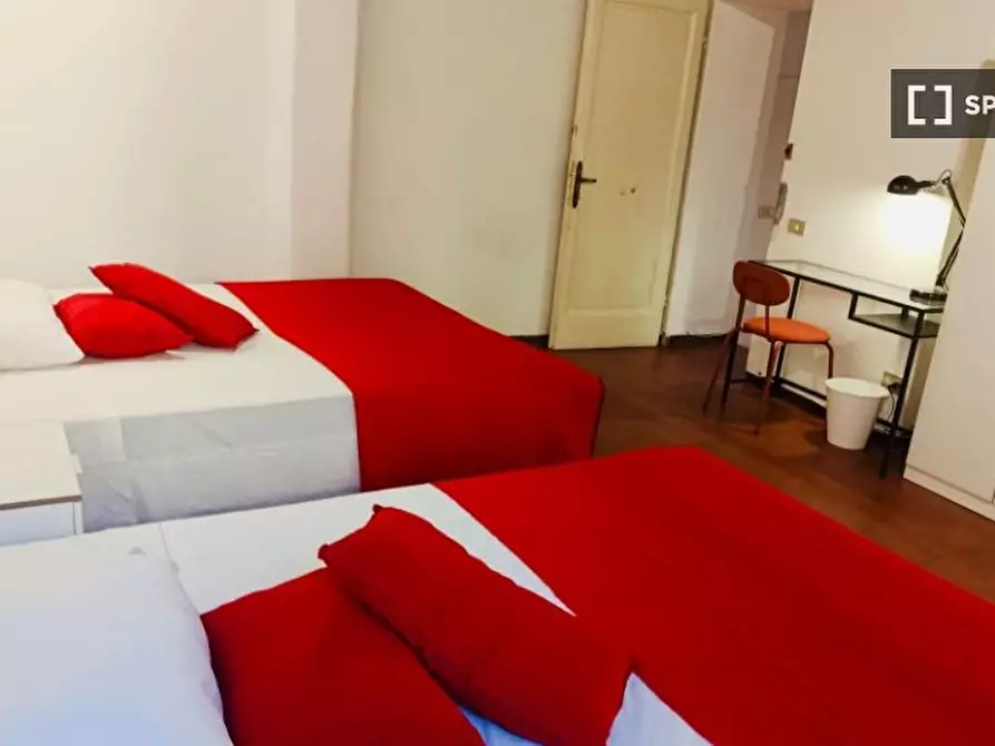 Immagine 1 di Camera condivisa in affitto  in Via Francesco Calzolari a Firenze