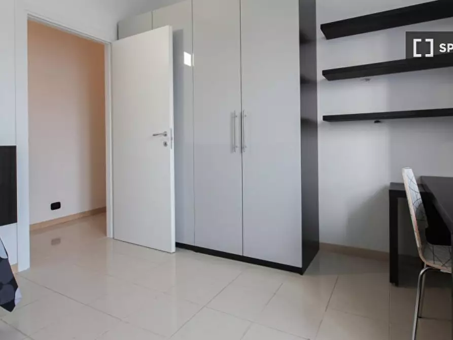 Immagine 11 di Camera condivisa in affitto  in Via Rho a Milano