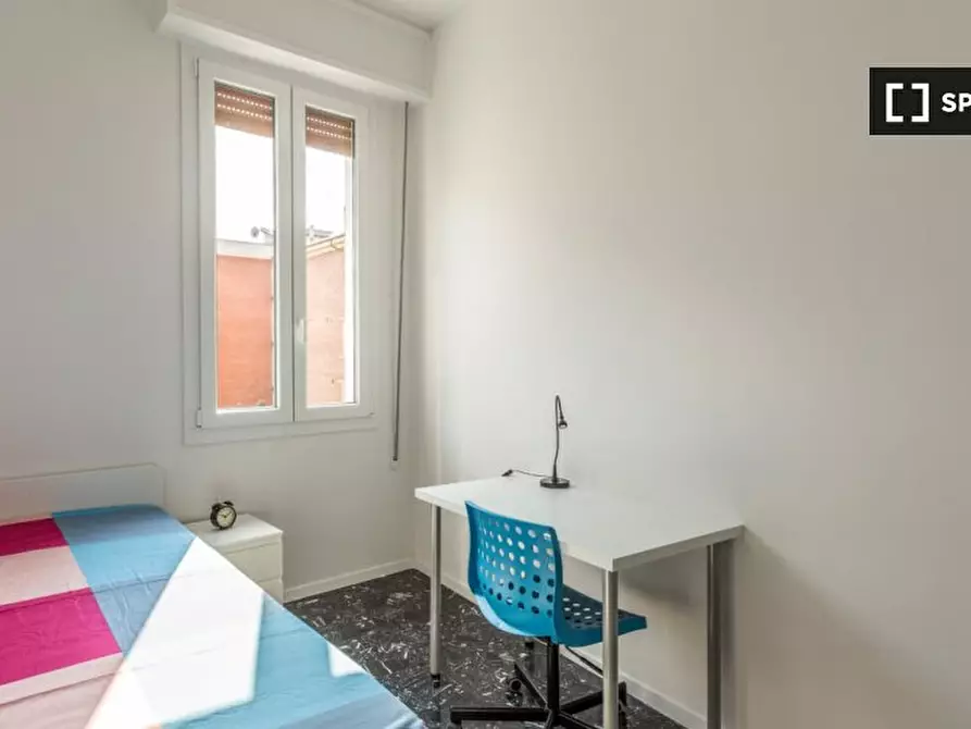 Immagine 2 di Camera condivisa in affitto  in Via Camillo Procaccini, 40129 Bologna BO, Italy a Bologna