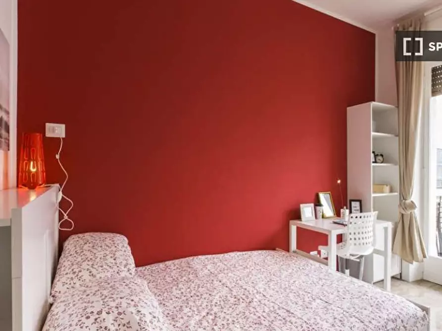 Immagine 2 di Camera condivisa in affitto  in Via Caproni a Milano