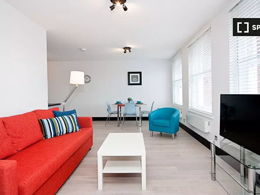 Immagine 2 di Appartamento in affitto  in Flat Heinze Building a Islington