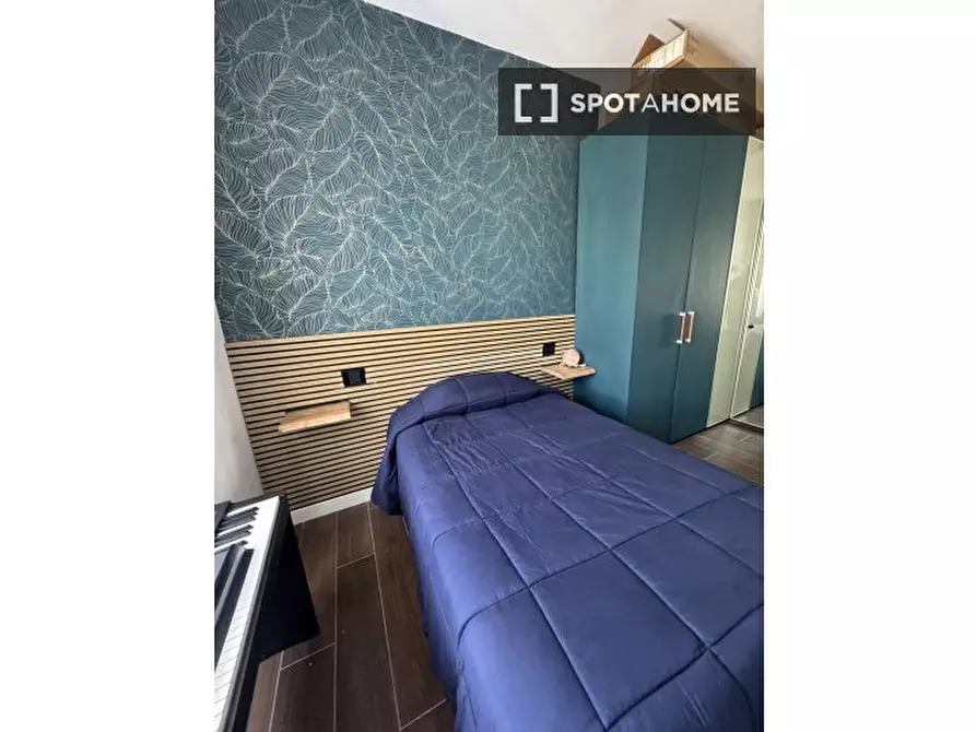 Immagine 1 di Camera condivisa in affitto  in Via Publio Valerio a Roma