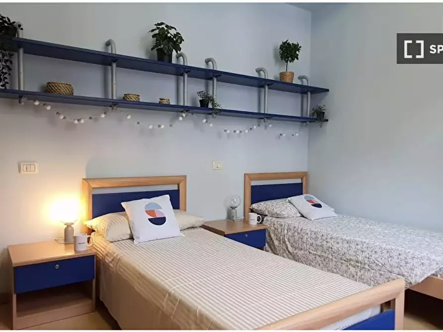 Immagine 2 di Camera condivisa in affitto  in Via Anton Giulio Barrili a Milano