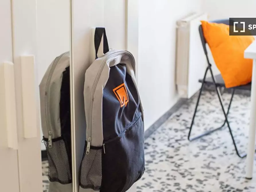 Immagine 2 di Camera condivisa in affitto  in Via Tiziano n. a Cagliari