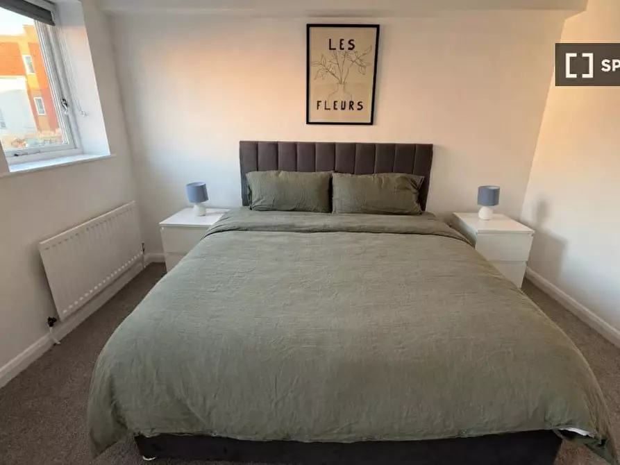 Immagine 14 di Appartamento in affitto  in Albatross Close a East Ham