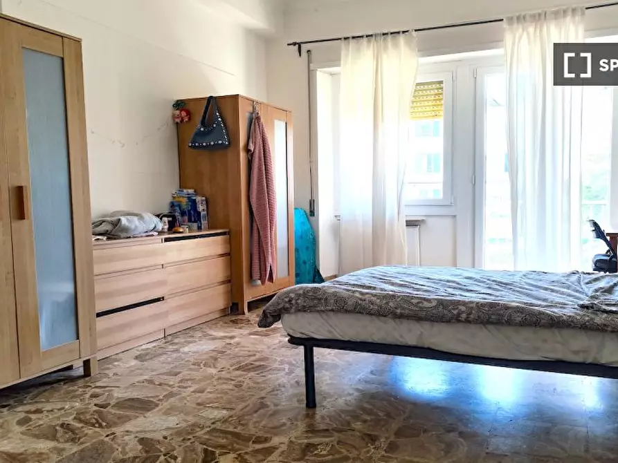 Immagine 2 di Camera condivisa in affitto  in Viale Tirreno, 00141 Roma RM, Italy a Roma