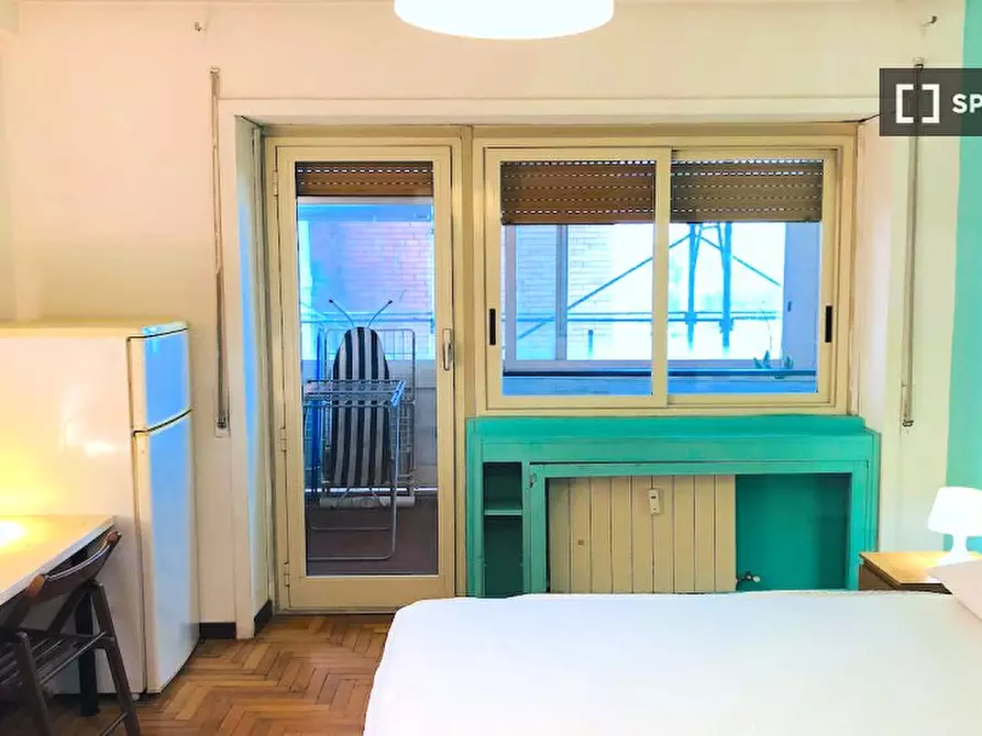 Immagine 2 di Camera condivisa in affitto  in Via Gregorio Ricci Curbastro, 00149 Roma RM, Italy a Roma