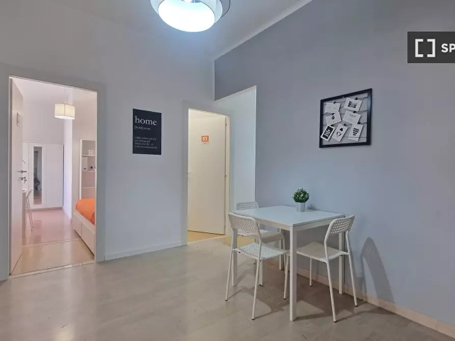 Immagine 1 di Camera condivisa in affitto  in Lungotevere di Pietra Papa a Roma