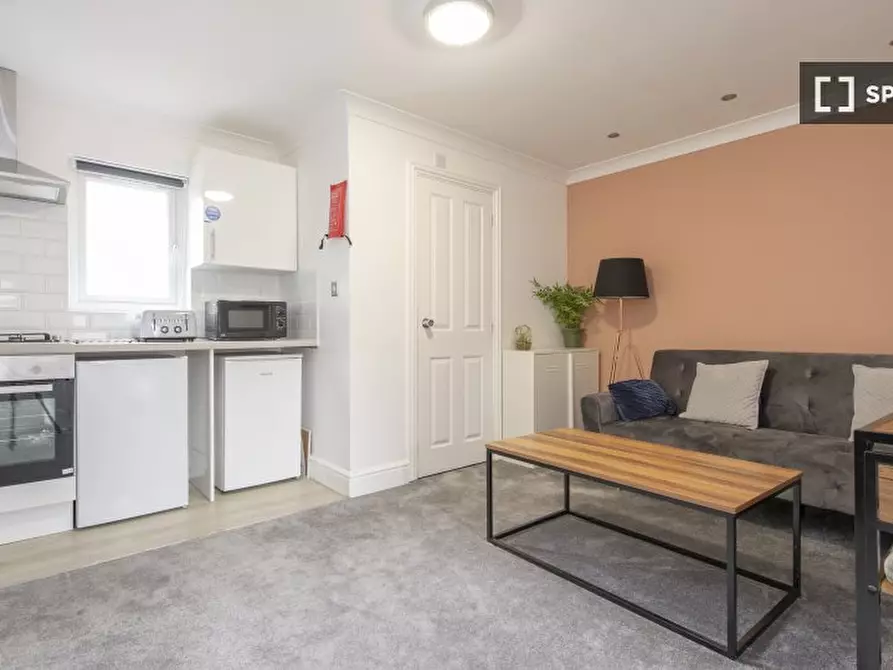 Immagine 1 di Appartamento in affitto  in Brookhill Rd a Eltham