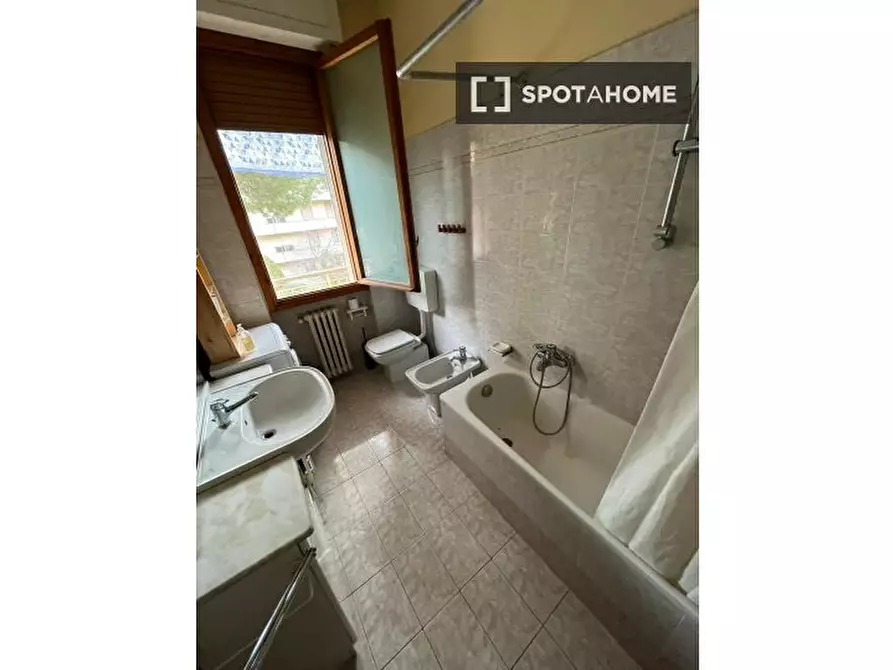 Immagine 7 di Camera condivisa in affitto  in Via Luigi Boccherini a Scandicci