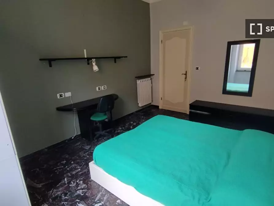 Immagine 4 di Camera condivisa in affitto  in Via Francesco Sivori a Genova