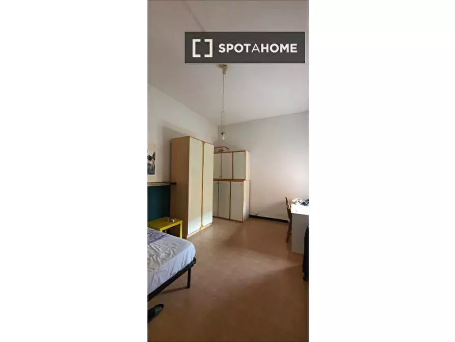 Immagine 2 di Camera condivisa in affitto  in Via Rosa Raimondi Garibaldi, 00145 Roma RM, Italy a Roma