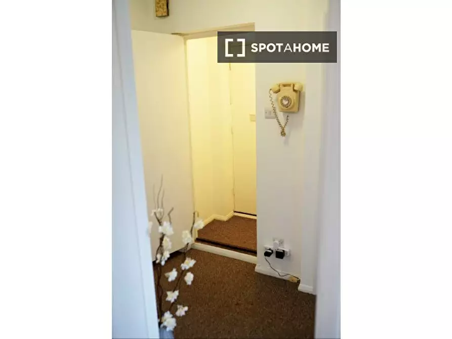 Immagine 11 di Appartamento in affitto  in Percy Ave a Staines