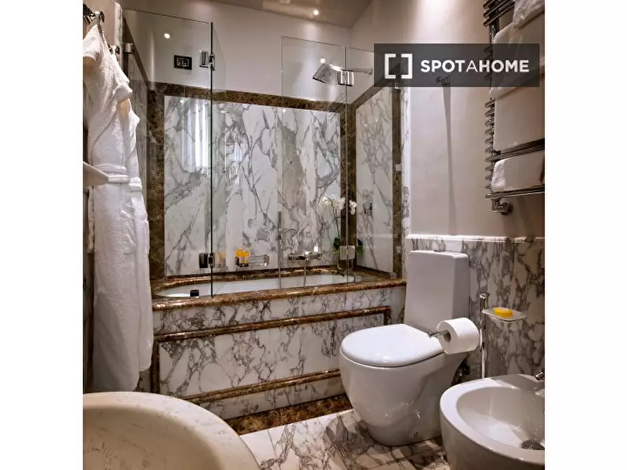 Immagine 8 di Appartamento in affitto  in Via dei Brunelleschi a Firenze