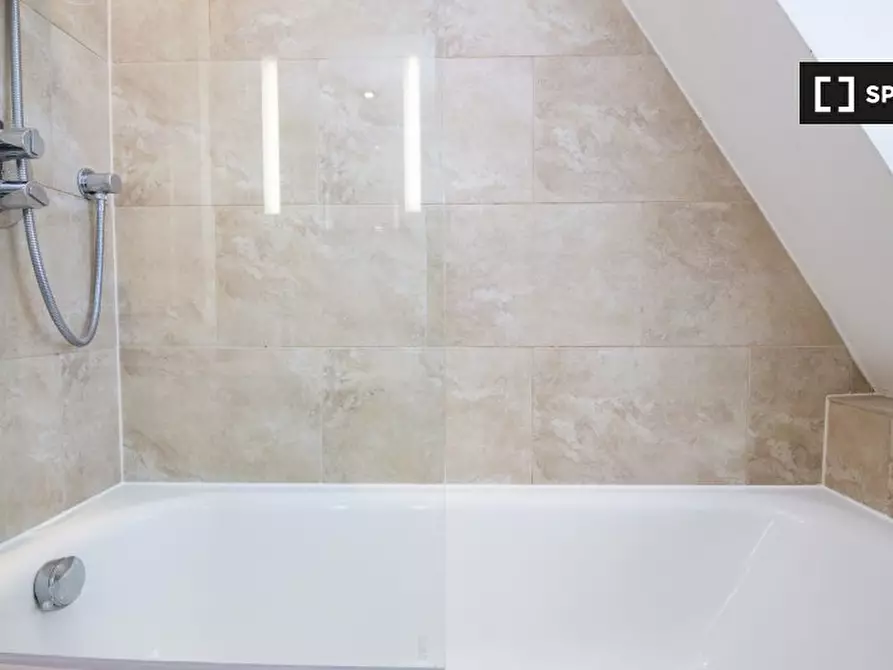 Immagine 10 di Appartamento in affitto  in Waldemar Ave, Fulham, London SW6 5LB, UK a Hammersmith