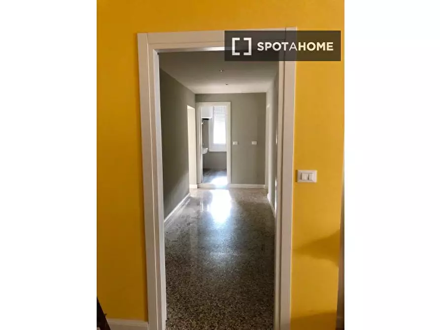 Immagine 7 di Camera condivisa in affitto  in Via Giovanni Amendola a Bologna