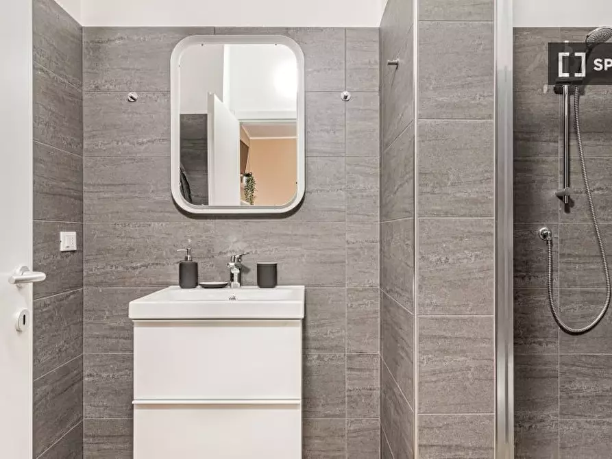 Immagine 1 di Ufficio in affitto  in Via Luciano Manara a Milano