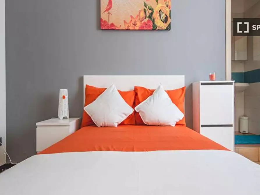 Immagine 2 di Camera condivisa in affitto  in Viale Monza a Milano