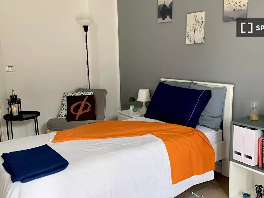 Immagine 2 di Camera condivisa in affitto  in Corso Peschiera n. a Torino