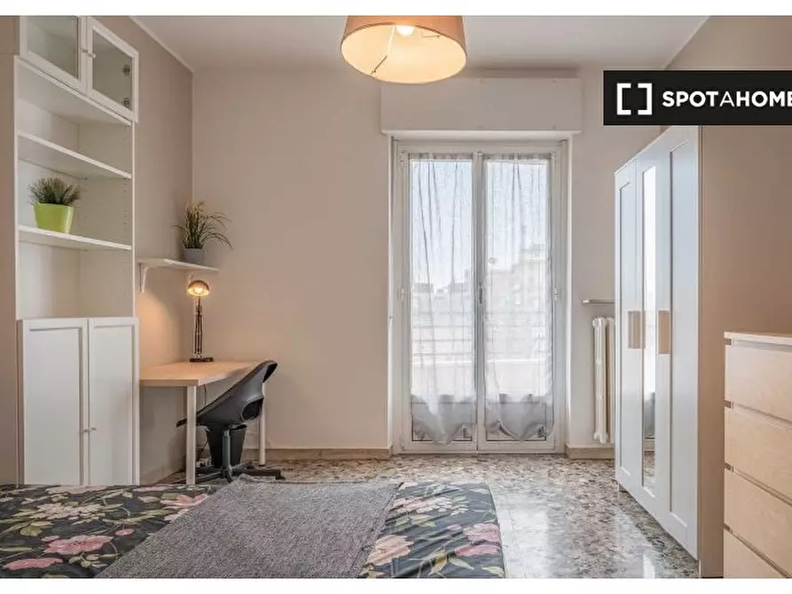 Immagine 5 di Camera condivisa in affitto  in Via Simone Saint Bon a Milano