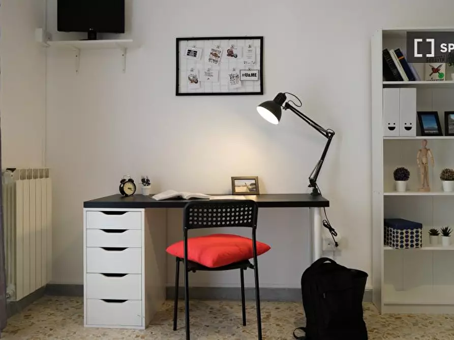 Immagine 5 di Camera condivisa in affitto  in Via Terracina n. fab. A - sc. H int. 27 a Napoli