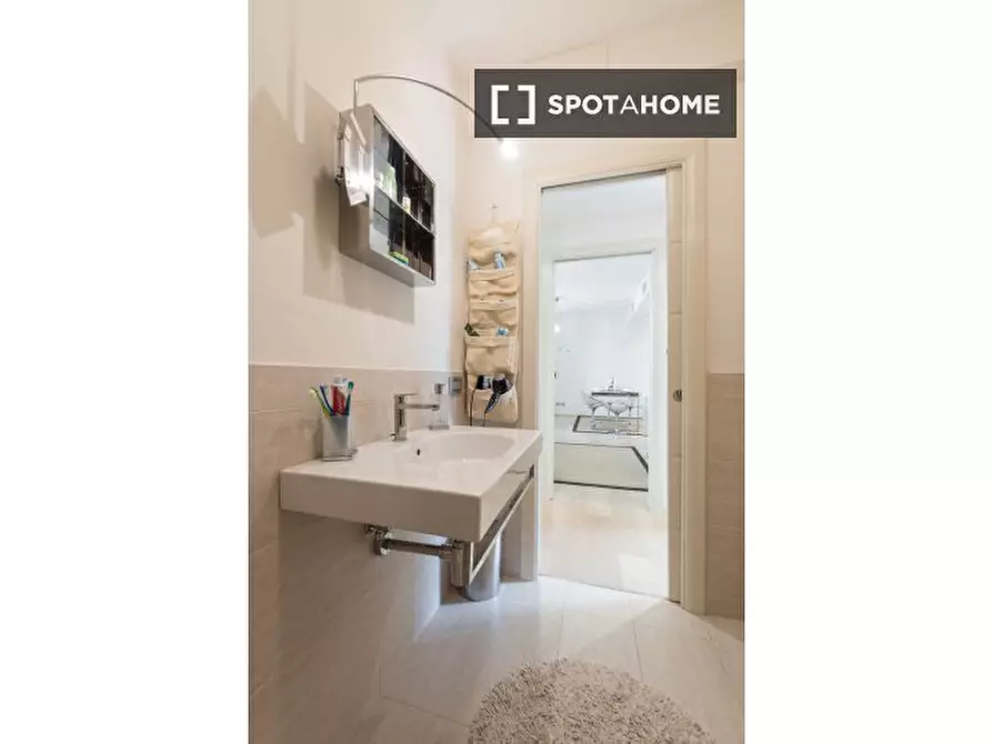 Immagine 18 di Appartamento in affitto  in Via Romana rosso a Firenze